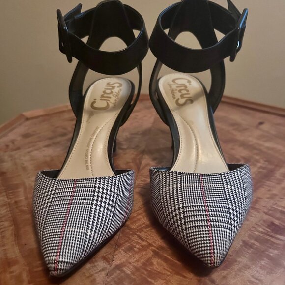 Sam Edelman CIRCUS Sling Backs - Picture 3 of 3